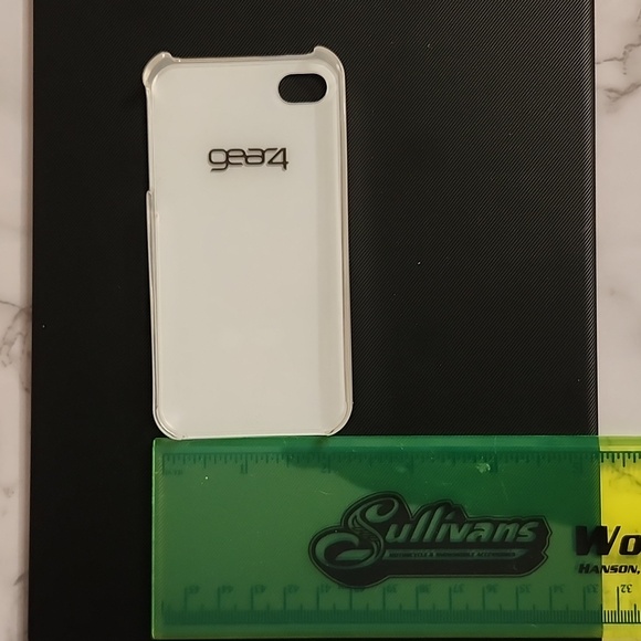 ANGRY BIRD gear4 iphone 4s/4 case with various screen protectors - Picture 14 of 16